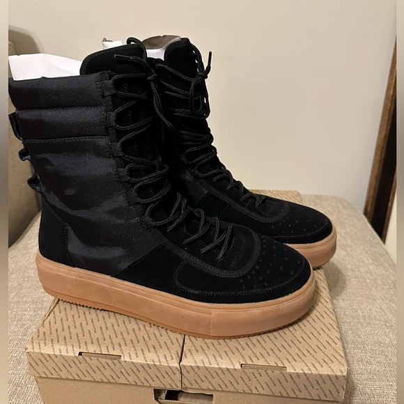 Urban Outfitters Other - Urban Outfitters MICHAEL HIGH TOP SNEAKER